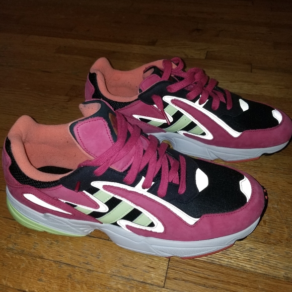 Sneakers - Picture 1 of 3